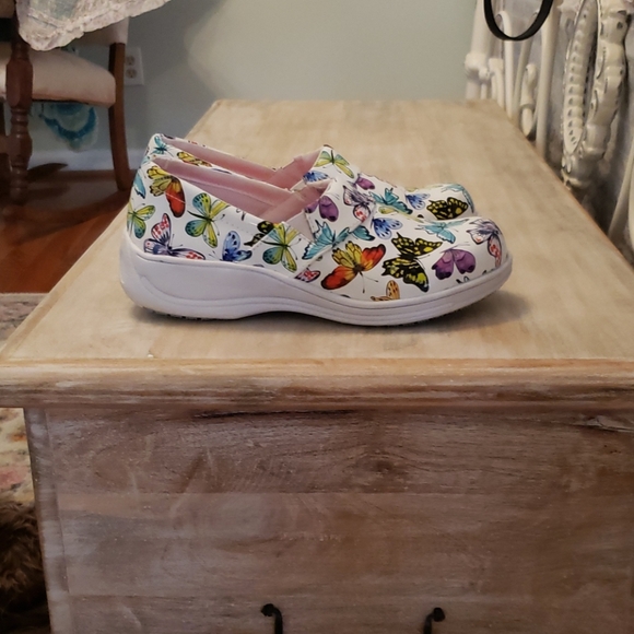 Shoes - Picture 2 of 2